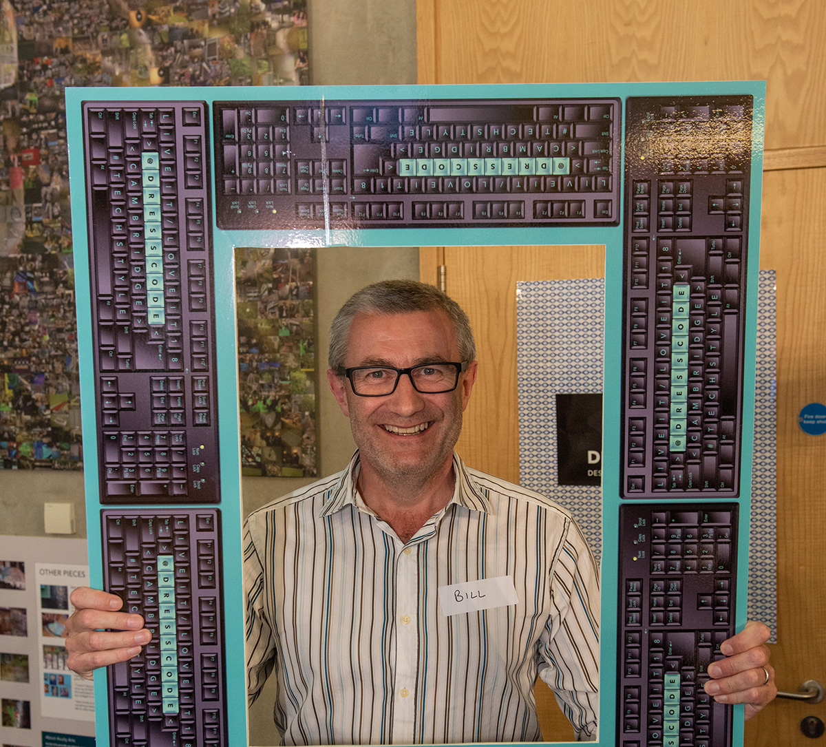 DressCode-selfie-frame